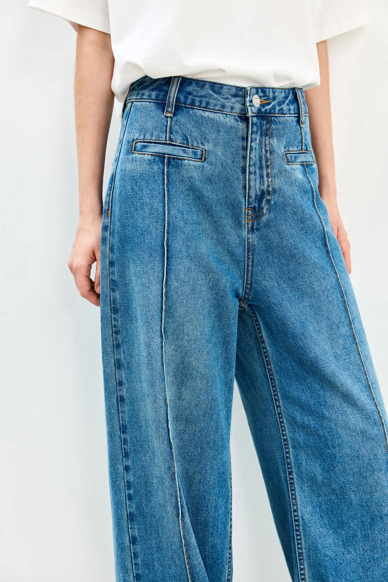 LILY Classic Straight Leg Jeans