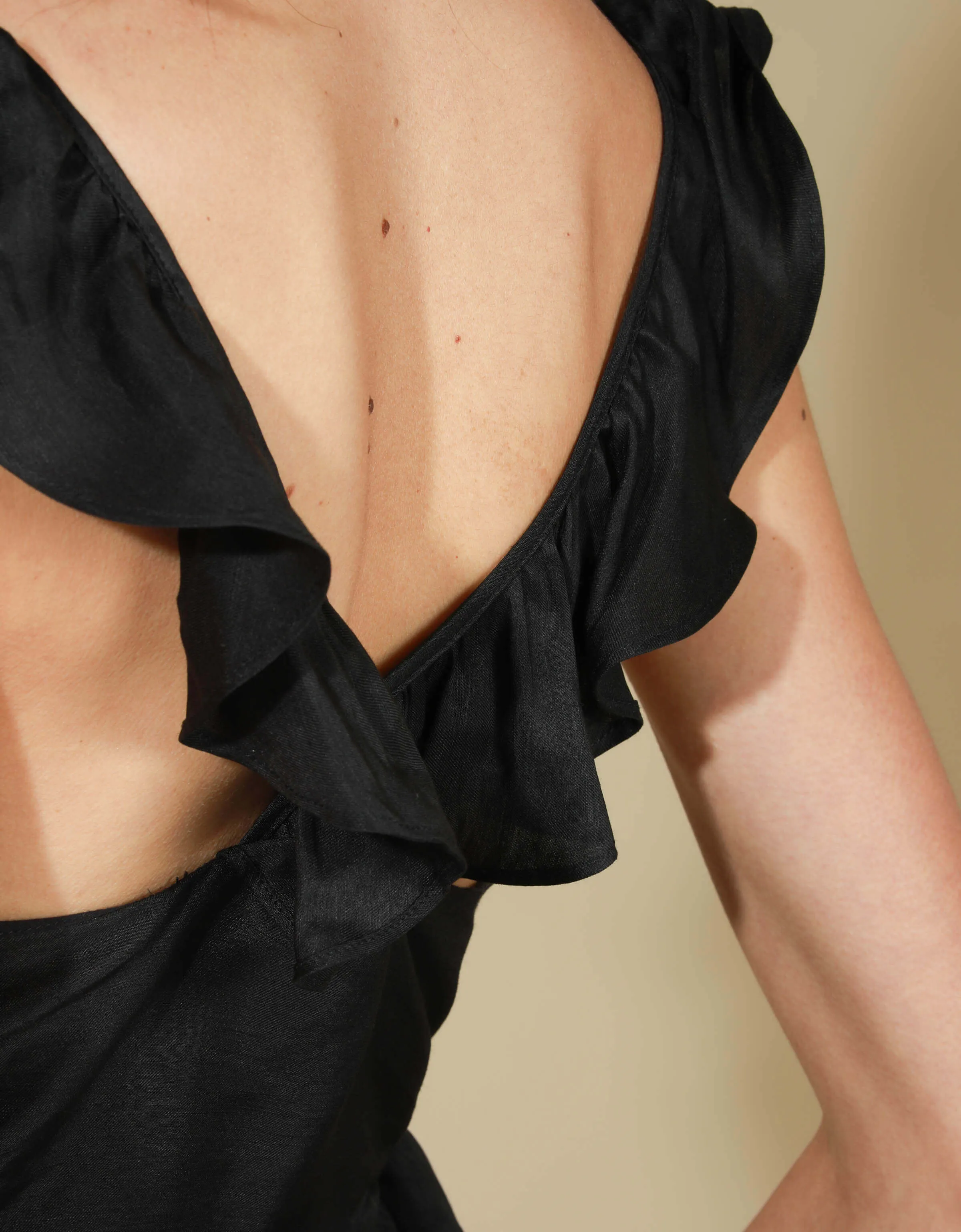 PINNACLE DRESS BLACK - FINAL SALE